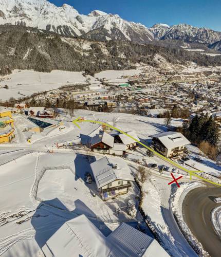 Hotelzufahrt zum Parkplatz Schütterhof im Winter